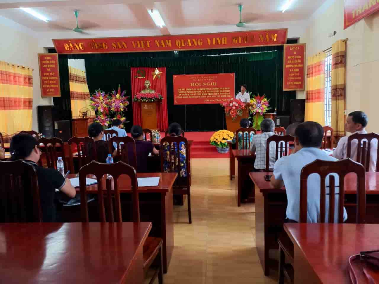 Ảnh: Đồng chí  Nguyễn Ngọc Lên – Phó Chủ tịch UBND Thị trấn Chi Nê- phát biểu tại hội nghị